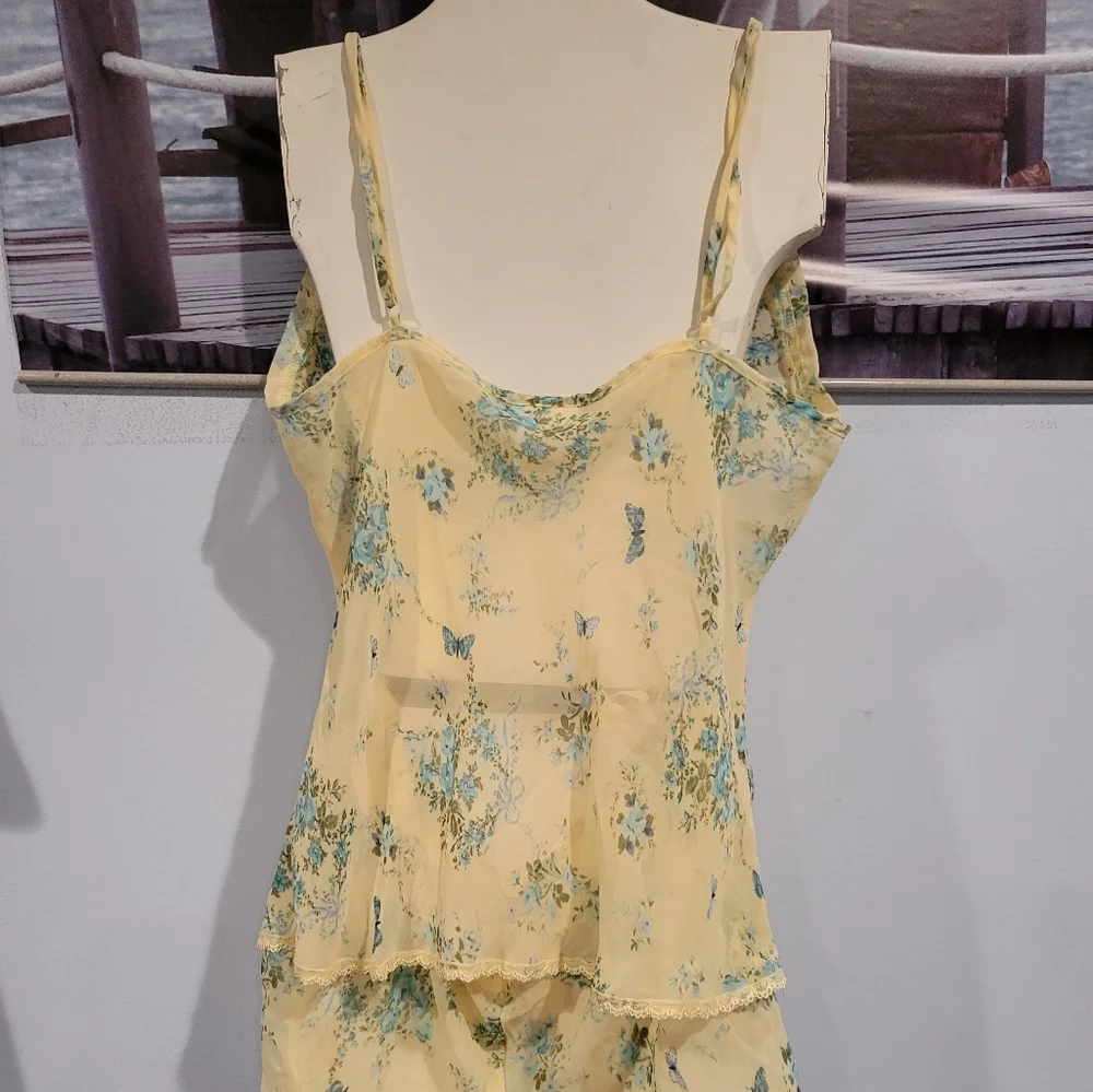 Beautiful Night Wear - Picture 2 of 4